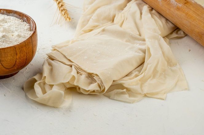 Jak zrobić ciasto filo? Przepis, który zaskoczy Cię prostotą i smakiem!