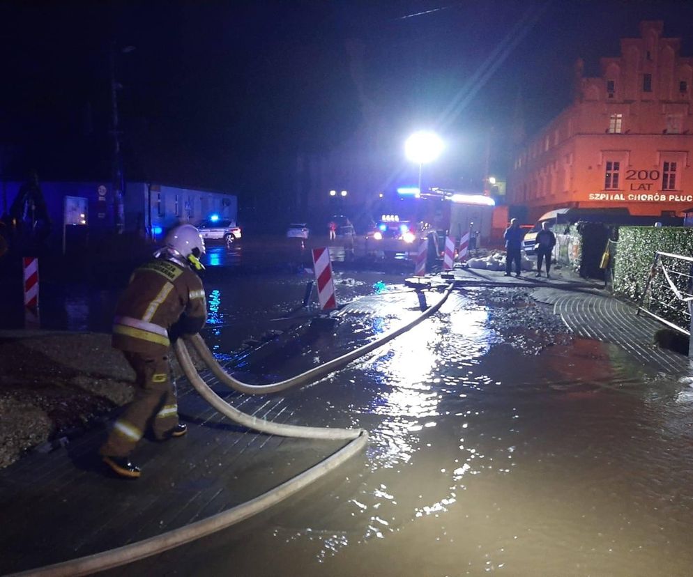 Pilchowice zalane! Centrum wsi zmieniło się w rwącą rzekę