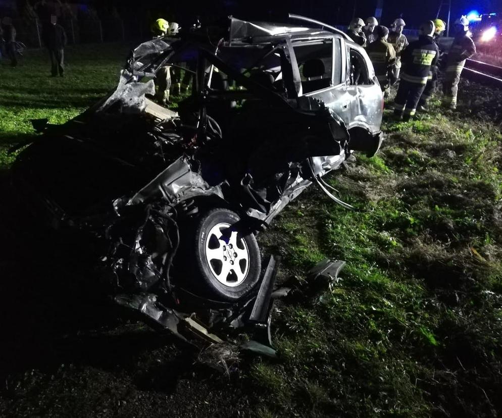 Przysieki. Wjechał wprost pod pociąg! [GALERIA]