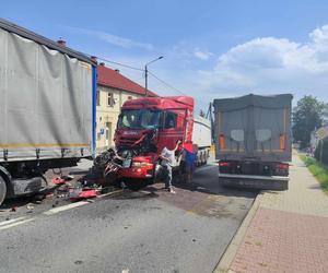 Bujaków (pow. bielski). Zderzenie dwóch ciężarówek