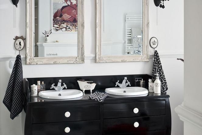 Projekt łazienki: czarno-biała łazienka w stylu glamour