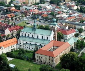 To niewielkie miasto jest nazywane Polską Jerozolimą. Kiedyś pielgrzymowała do niego cała Europa [ZDJĘCIA]