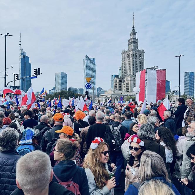 Marsz Miliona Serc w Warszawie. Do stolicy przyjechały autokary ze Śląska i Zagłębia