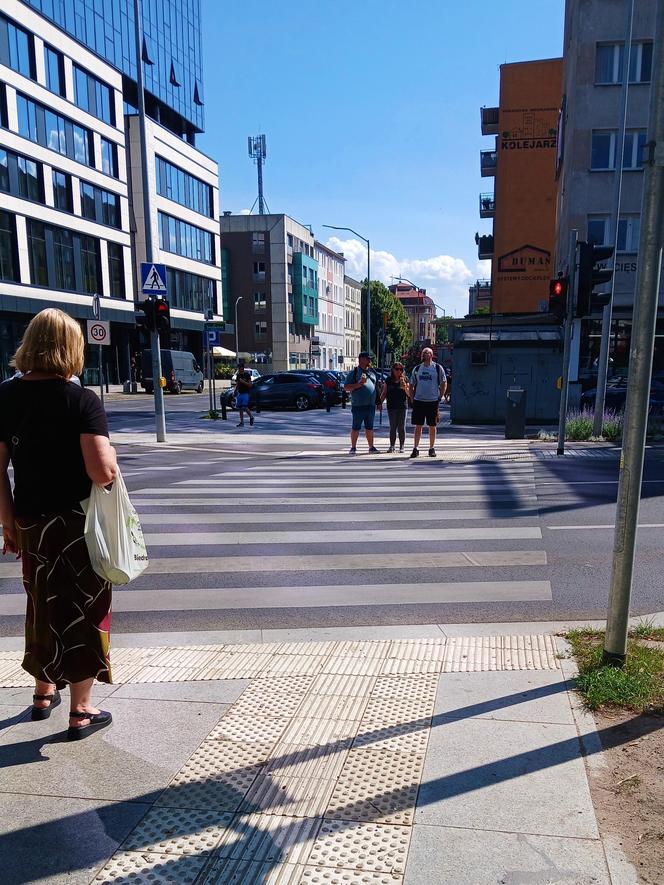 Nowe przejście przez plac Zwycięstwa