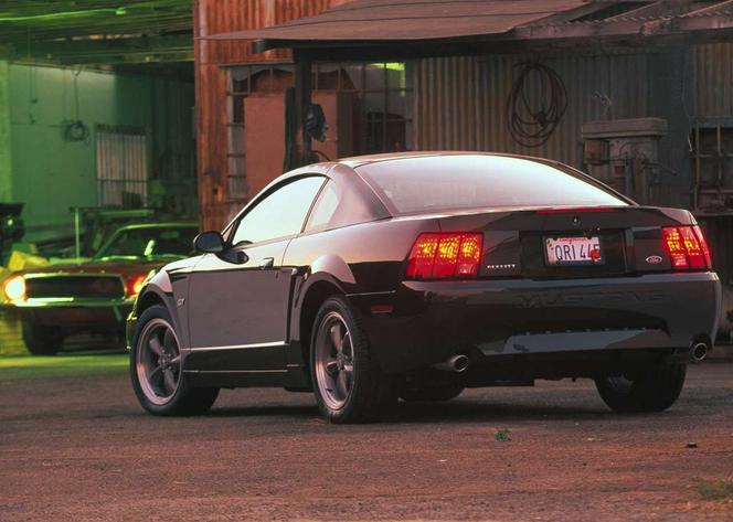 Ford Mustang Bullitt GT 2001