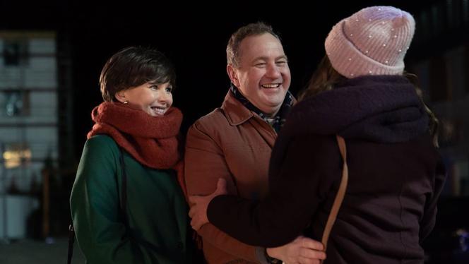 	Na dobre i na złe odc. 737. Hania Sikorka (Marta Żmuda Trzebiatowska), jej ojciec Zbigniew ( Artur Janusiak), matka Lucyna (Anna Samusionek)