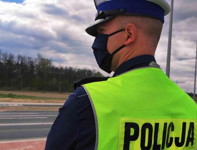 Brak maseczki – w tym przypadku jest dozwolony. Nawet przy policji i bez zaświadczenia