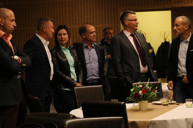 Zielona Góra: Janusz Kubicki bierze fotel prezydenta i wprowadza najwięcej osób do Rady Miasta [AUDIO]