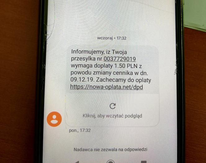 Szczecinek: Dała się nabrać na prosty trik oszustów i straciła 4000 zł! Tego SMSa może dostać KAŻDY! 