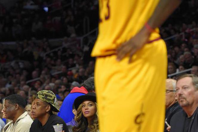 Beyonce zapatrzona w koszykarza LeBrona Jamesa