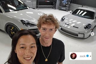 Takim samochodem jeździ Mark Zuckerberg. To jedyny taki model na świecie!