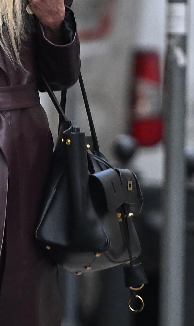 Monika Olejnik jedzie na czerwonym świetle, bo spieszy się do pracy