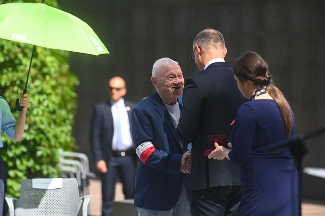 81. rocznica Powstania Warszawskiego. Prezydent Duda wręczył odznaczenia powstańcom
