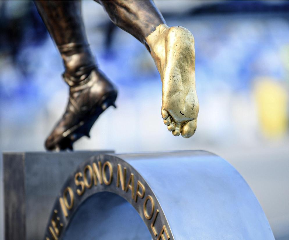 Piłka nożna, stopa, Diego Maradona, pomnik, Napoli