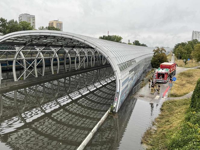 Trasa Armii Krajowej zalana wodą 