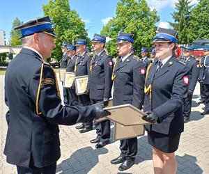 Wyróżniający się strażacy z Siedlec odebrali nagrody i awanse na wyższe stopnie służbowe