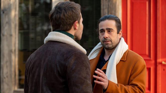 Barwy szczęścia, odc. 2443: Franek (Mateusz Banasiuk), Vincenzo (Alessandro Curti)	