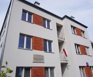 Tak dziś wygląda kamienica na Woli, która była pierwszym zmobardowanym obiektem w Warszawie podczas II wojny światowej