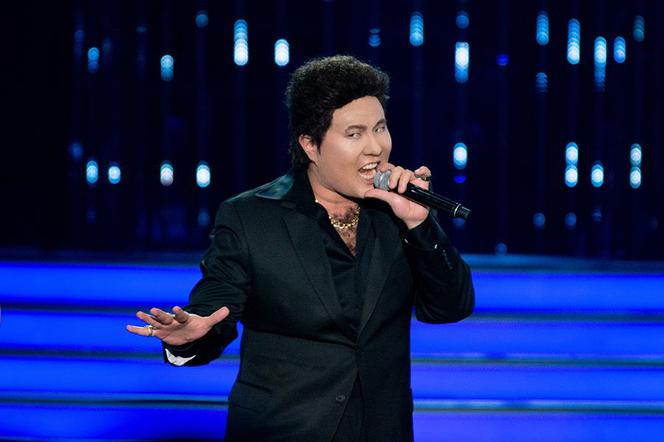 Bilguun jako Tom Jones w TTBZ 5