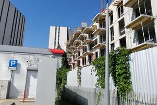 Blok przy stacji benzynowej na ul. Mogilskiej w Krakowie