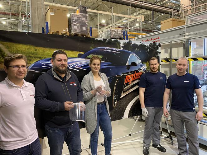 Nexteer Automotive w Tychach drukuje przyłbice dla lekarzy