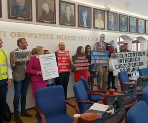 Protestowali przeciwko utworzeniu Centrum Integracji Cudzoziemców w Toruniu