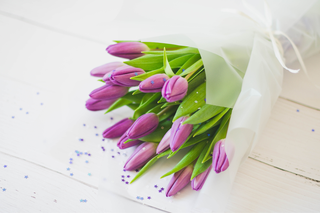 Sprawdziliśmy ile kosztują kwiaty na Dzień Kobiet. Ceny kwiatów 8 marca wystrzelą w górę