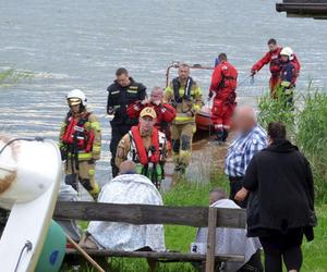 Tragedia na jeziorze Łabędź. Wiatr przewrócił łódkę, wędkarz wpadł do wody