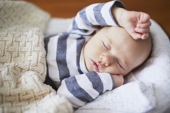 Ile snu potrzebuje ośmiotygodniowe dziecko?