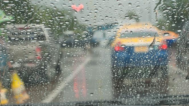 Holandia: ponad 900-kilometrowe korki na autostradach! Wszystko z powodu obfitych opadów deszczu