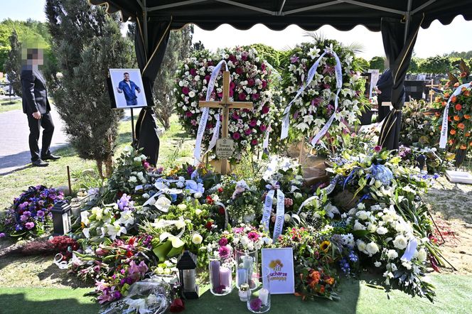 Tomasz Jakubiak - te przedmioty znalazły się w jego grobie