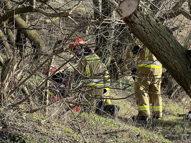 Dramatyczne chwile na Białołęce. Młody mężczyzna przewrócił się i wpadł do Wisły