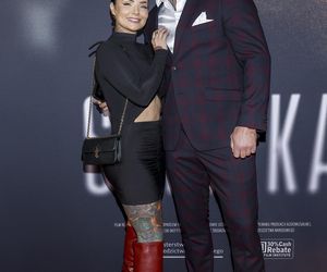 Artur Szpilka z narzeczoną Kamilą Wybrańczyk na premierze filmu Szpilka