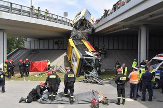 Warszawa: Naćpany spadł autobusem z wiaduktu. Skandaliczna decyzja sądu. Chodzi wolny!