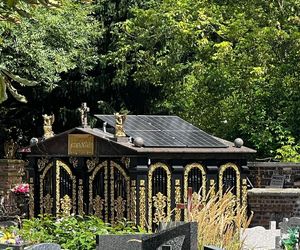 Panele słoneczne na grobie? Tylko w Katowicach - zobacz zdjęcia