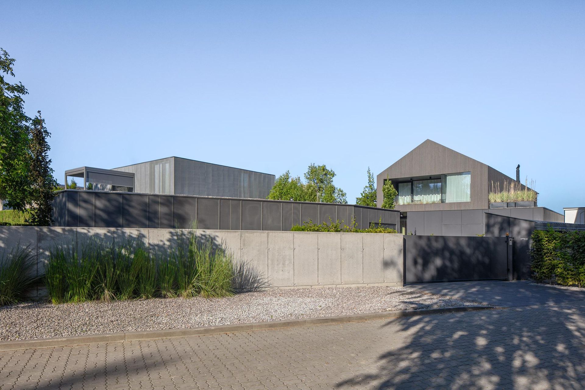 Dom Pomiędzy i Dom z Boxem na Zielonym Ursynowie