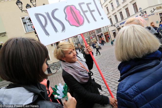  Czarny Wtorek. Kobiety strajkują w rocznicę Czarnego Protestu