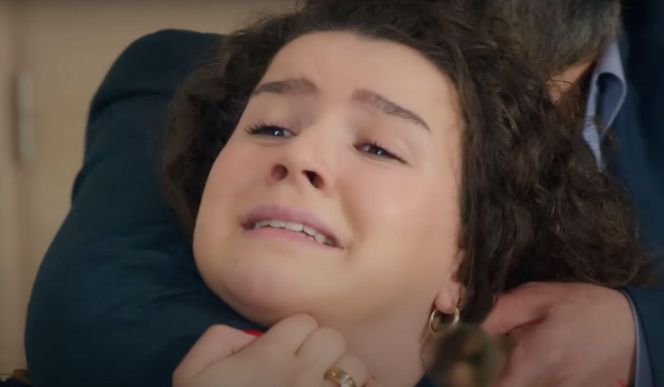 Porywacz Ragip znów zasadza się na Melis i Zeynep.
