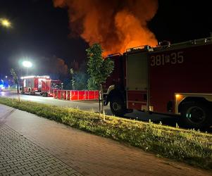 Wielkopolskie/ Gaszenie hałdy odpadów w Rawiczu może potrwać jeszcze kilkanaście godzin