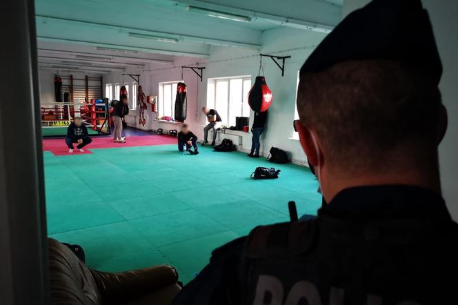 W klubie na łódzkim Polesiu kibice zrobili sobie trening bokserski tylko dla zaufanych. Powiadomiono Inspekcję Sanitarną