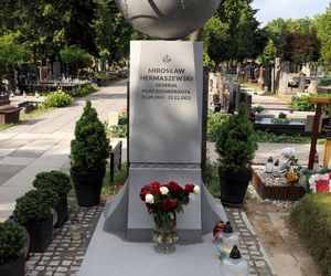 Grób Mirosława Hermaszewskiego na cmentarzu Wojskowym na Powązkach w Warszawie