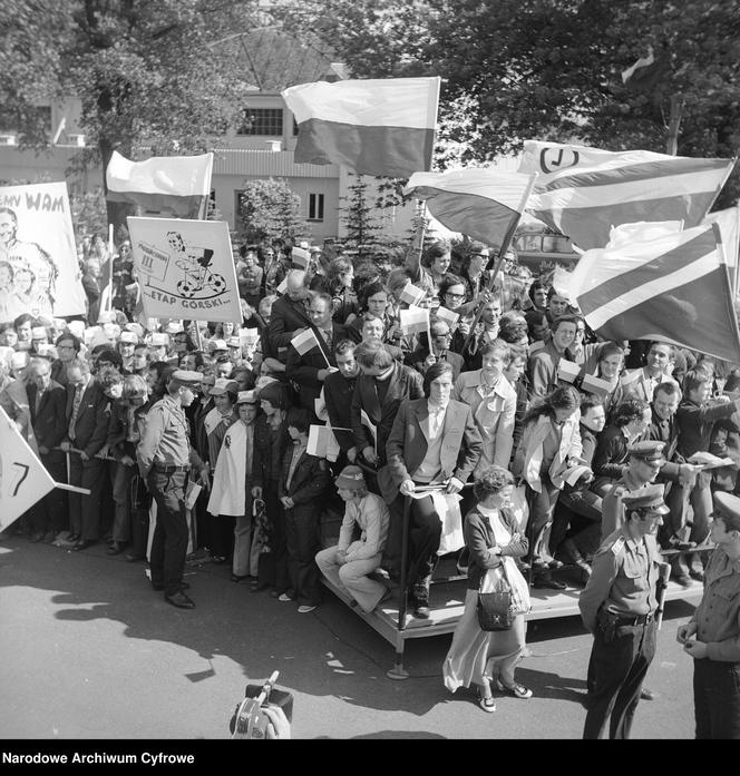 Powrót piłkarskiej reprezentacji Polski z Mistrzostw Świata w Republice Federalnej Niemiec - powitanie na lotnisku Okęcie, 1974 rok