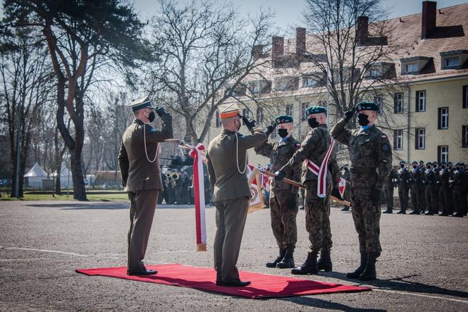 Szczecin: Kolejne zmiany w koszarach 12. Brygady Zmechanizowanej w Szczecinie.