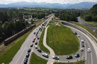 Gigantyczne korki na zakopiance. W długi sierpniowy weekend turyści ruszyli w Tatry [ZDJĘCIA]