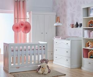 Przytulny pokój dla niemowlaka – delikatne pastele