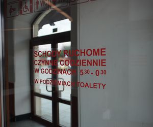 Wejście od strony placu Zamkowego