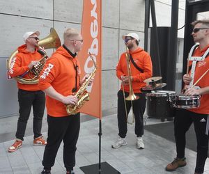 Tłumy na otwarciu Popeyes w Olsztynie. Rekordzista czekał w kolejce ponad 20 godzin