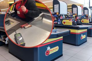 Klient poprosił o otwarcie dodatkowej kasy. Niewiarygodne, co zrobiła kasjerka