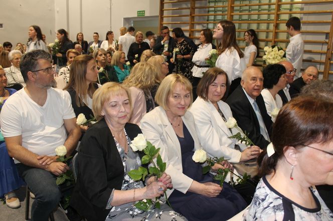 Jubileusz 40-lecia połączony był ze świętem szkoły, ponieważ obchodzi ona również 28. rocznicę nadania imienia.