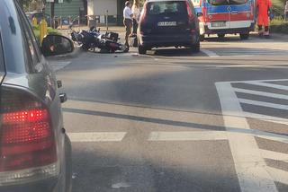 Groźny wypadek na ul. Lipowej w Białymstoku. Motocyklista trafił do szpitala [ZDJĘCIA]